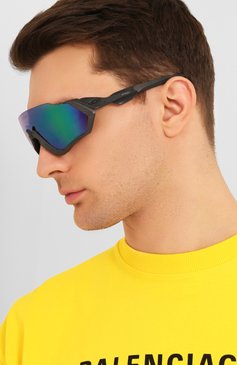 Женские солнцезащитные очки OAKLEY синего цвета, арт. 9401-940115 | Фото 3 (Тип очков: С/з; Региональные ограничения белый список (Axapta Mercury): RU, Не проставлено; Кросс-КТ: С/з-унисекс; Нос: Не проставлено; Материал: Пластик; Оптика Гендер: оптика-унисекс; Очки форма: Маска)