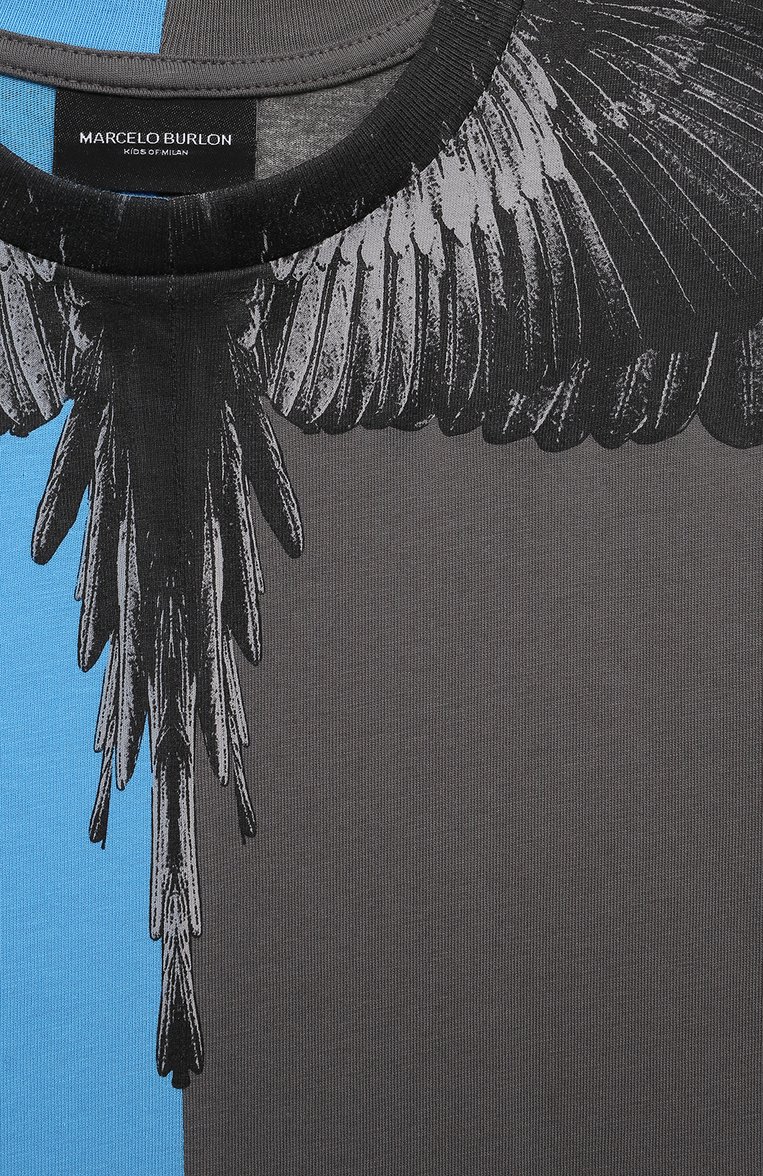Детская хлопковая футболка MARCELO BURLON KIDS OF MILAN голубого цвета, арт. 21E/B/MB/1108/0010/2-6Y | Фото 3 (Материал внешний: Хлопок; Рукава: Короткие; Региональные ограничения белый список (Axapta Mercury): RU; Мальчики Кросс-КТ: Футболка-одежда; Материал сплава: Проставлено; Драгоценные камни: Проставлено; Ростовка одежда: 4 года | 104 см, 6 лет | 116 см)