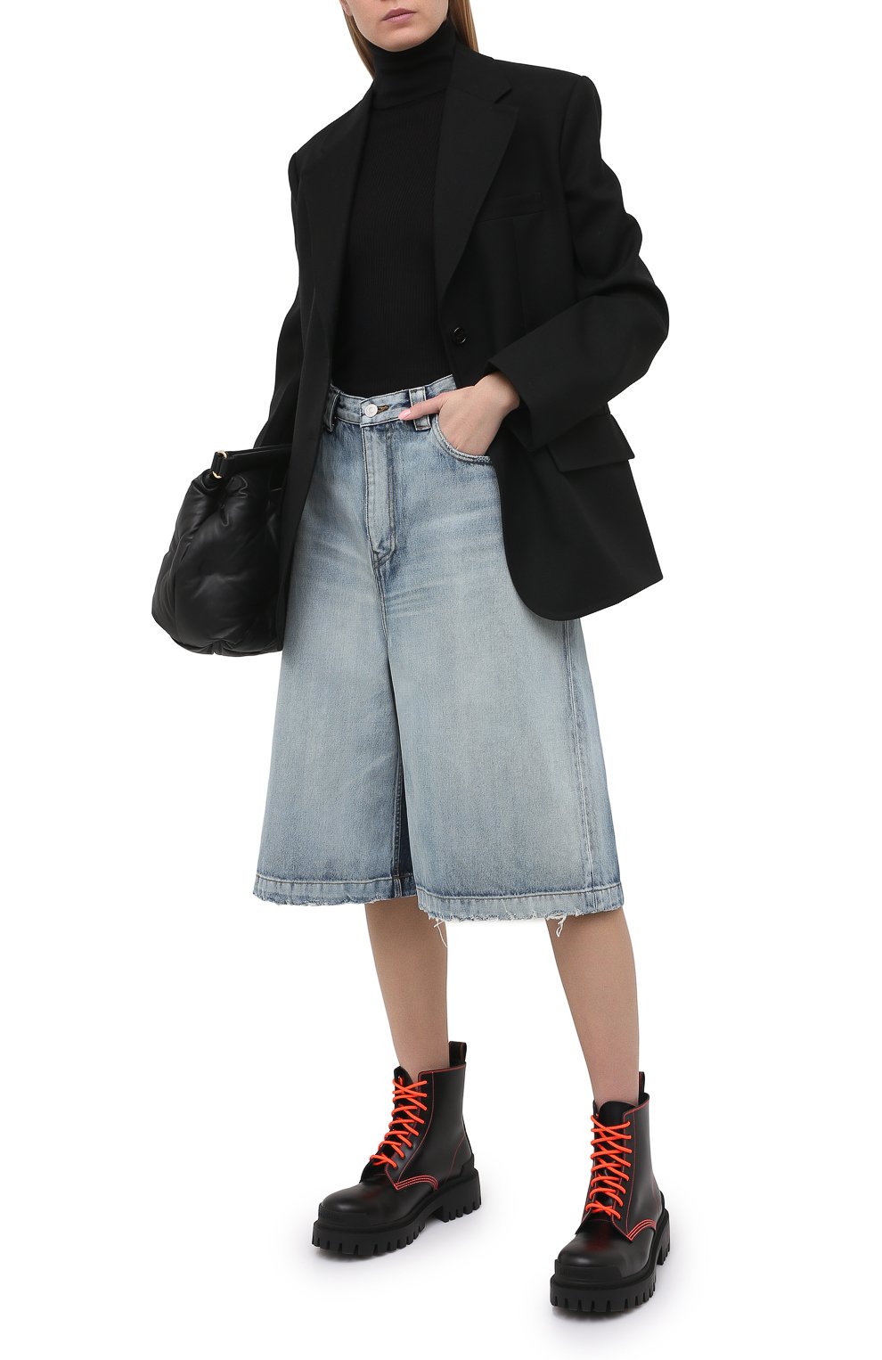 Джинсовые шорты BALENCIAGA голубого цвета по цене 68400 руб., арт. 646905/TDW14, фото 2 Джинсовые шорты BALENCIAGA, арт. 646905/TDW14, фото 2