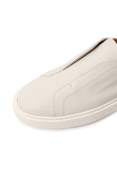 Женские кожаные кеды SANTONI молочного цвета, арт. WBCG61323BARTLLK | Фото 7 (Драгоценные камни: Проставлено; Материал внешний: Натуральная кожа; Материал сплава: Проставлено; Подошва: Платформа; Стили: Кэжуэл; Кросс-КТ: Низкие; Материал утеплителя: Без утеплителя)