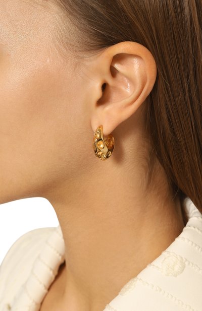 Серьги BONVO золотого цвета по цене 35150 руб., арт. VAGUE, фото 2 Серьги BONVO, арт. VAGUE, фото 2