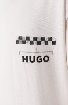 Мужская хлопковая футболка HUGO белого цвета, арт. 50531758 | Фото 6 (Материал сплава: Проставлено; Длина (для топов): Стандартные; Драгоценные камни: Проставлено; Рука�ва: Короткие; Принт: С принтом; Стили: Спорт-шик; Материал внешний: Хлопок; Кросс-КТ: Джерси; Мужское Кросс-КТ: Футболка-одежда)