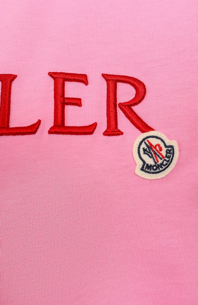 Женская хлопковая футболка MONCLER розового цвета, арт. 8C00009/829HP | Фото 6 (Длина (для топов): Стандартные; Рукава: Короткие; Материал внешний: Хлопок; Принт: С принтом; Стили: Кэжуэл)