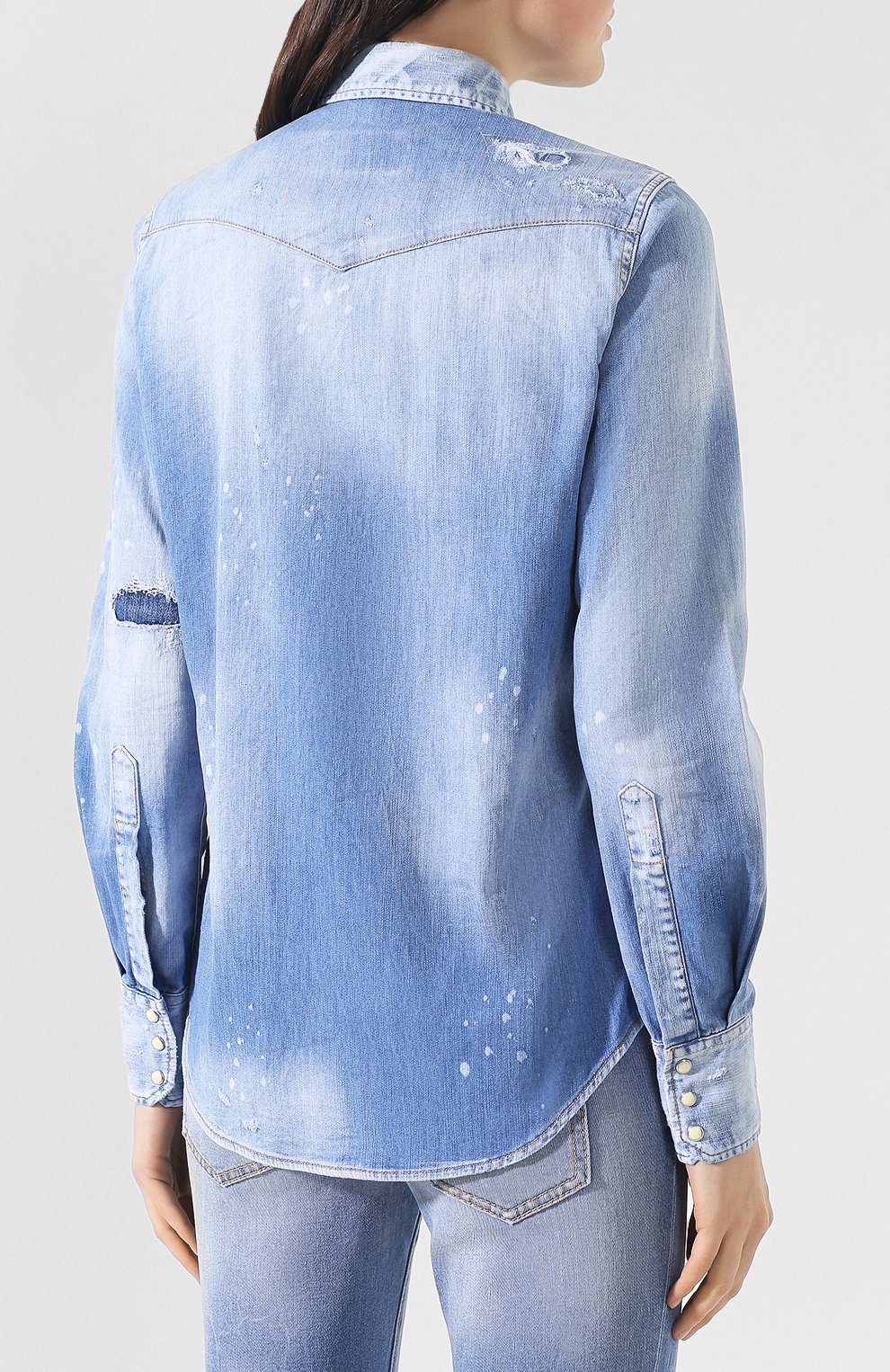 Джинсовая рубашка DSQUARED2 голубого цвета по цене 37600 руб., арт. S75DL0603/S30341, фото 4 Джинсовая рубашка DSQUARED2, арт. S75DL0603/S30341, фото 4