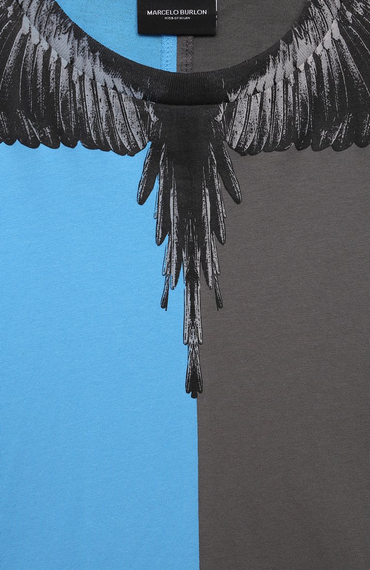 Детская хлопковая футболка MARCELO BURLON KIDS OF MILAN голубого цвета, арт. 21E/B/MB/1108/0010/8-14Y | Фото 3 (Материал внешний: Хлопок; Рукава: Короткие; Региональные ограничения белый список (Axapta Mercury): RU; Мальчики Кросс-КТ: Футболка-одежда; Материал сплава: Проставлено; Драгоценные камни: Проставлено; Ростовка одежда: 10 - 11 лет | 140 - 146см, 12 лет | 152 см, 13 - 15 лет | 158 см, 8 лет | 128 см)