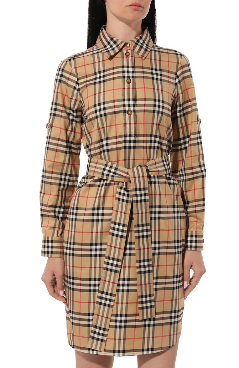 Женское хлопковое платье BURBERRY бежевого цвета, арт. 8063498 | Фото 3 (Длина Ж (юбки, платья, шорты): До колена; Материал внешний: Хлопок; Рукава: Длинные; Случай: Повседневный; Стили: Кэжуэл; Женское Кросс-КТ: Платье-одежда)