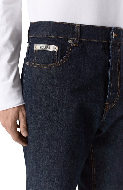 Джинсы MOSCHINO темно-синего цвета по цене 55750 руб., арт. A0348/0243, фото 5 Джинсы MOSCHINO, арт. A0348/0243, фото 5