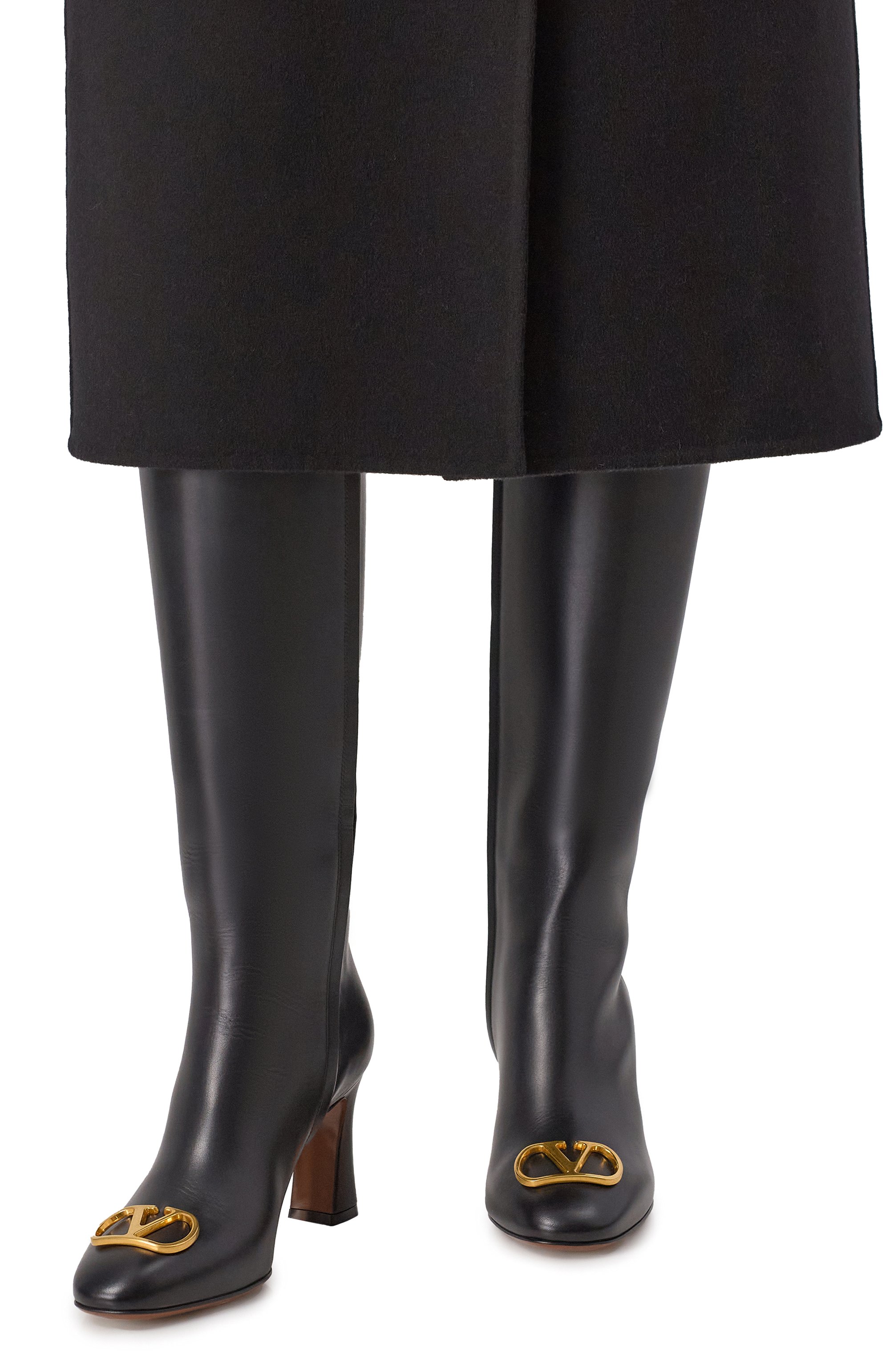 Кожаные сапоги vlogo signature VALENTINO черного цвета по цене 225000 руб., арт. 7W2S0ML1/DSH, фото 2 Кожаные сапоги vlogo signature VALENTINO, арт. 7W2S0ML1/DSH, фото 2