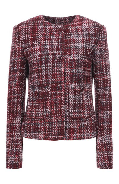 Жакеты и костюмы