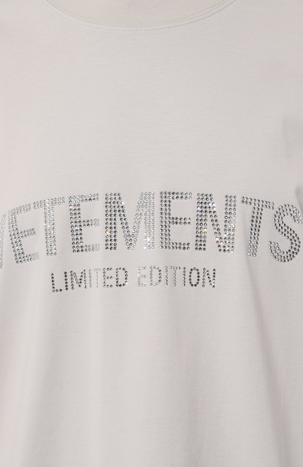 Хлопковая футболка VETEMENTS светло-серого цвета по цене 74350 руб., арт. UA65TR250M, фото 8 Хлопковая футболка VETEMENTS, арт. UA65TR250M, фото 8