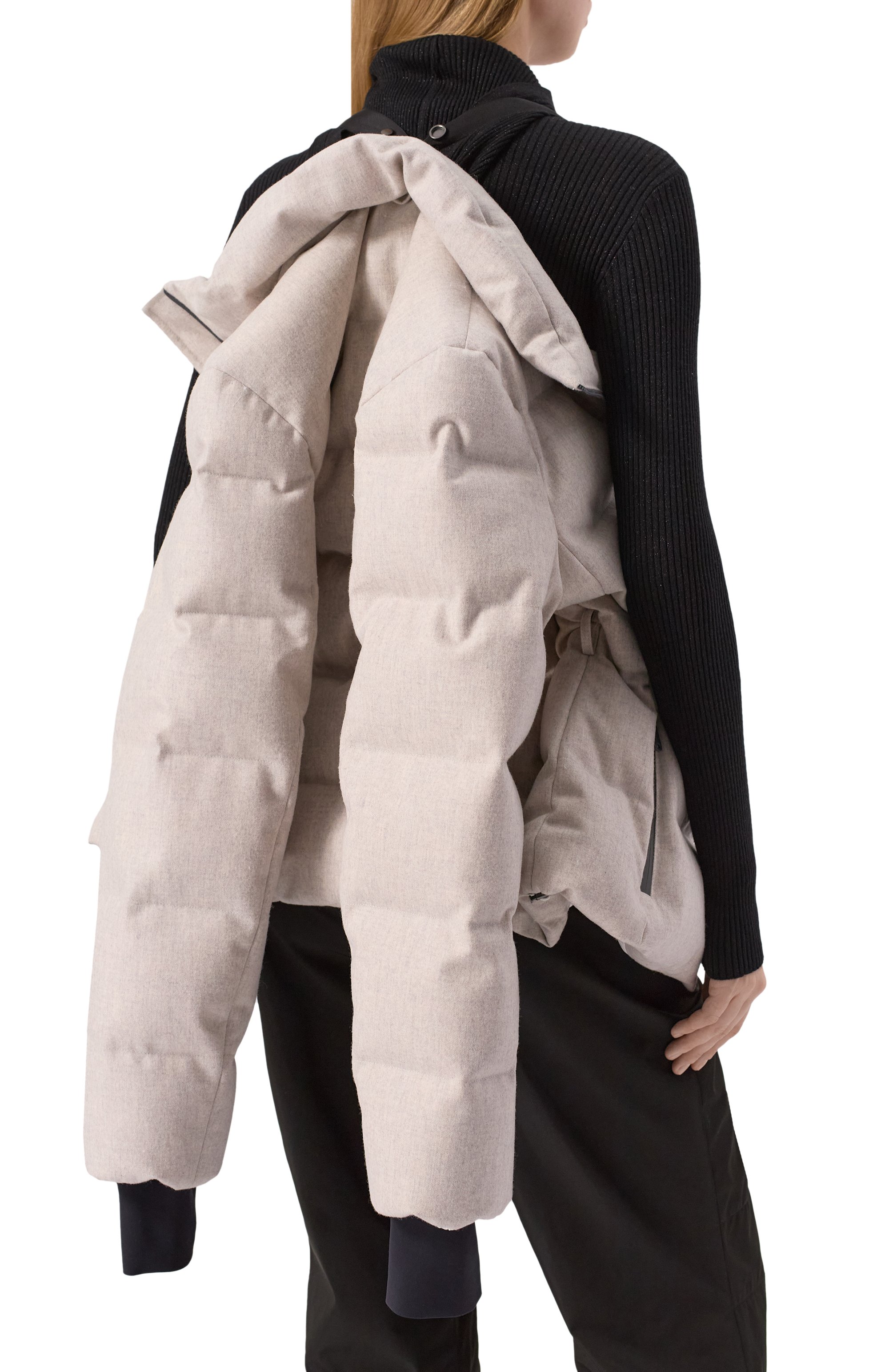 Пуховик BRUNELLO CUCINELLI серого цвета по цене 696500 руб., арт. MK38P7900, фото 9 Пуховик BRUNELLO CUCINELLI, арт. MK38P7900, фото 9