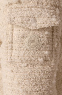 Женский пуховик fourmines MONCLER кремвого цвета, арт. 1A001-60-5980U | Фото 7 (Рукава: Длинные; Длина (верхняя одежда): Короткие; Материал подклада: Синтетический материал; Драгоценные камни: Проставлено; Материал сплава: Проставлено; Стили: Кэжуэл; Кросс-КТ: Пуховик; Материал внешний: Синтетический материал)