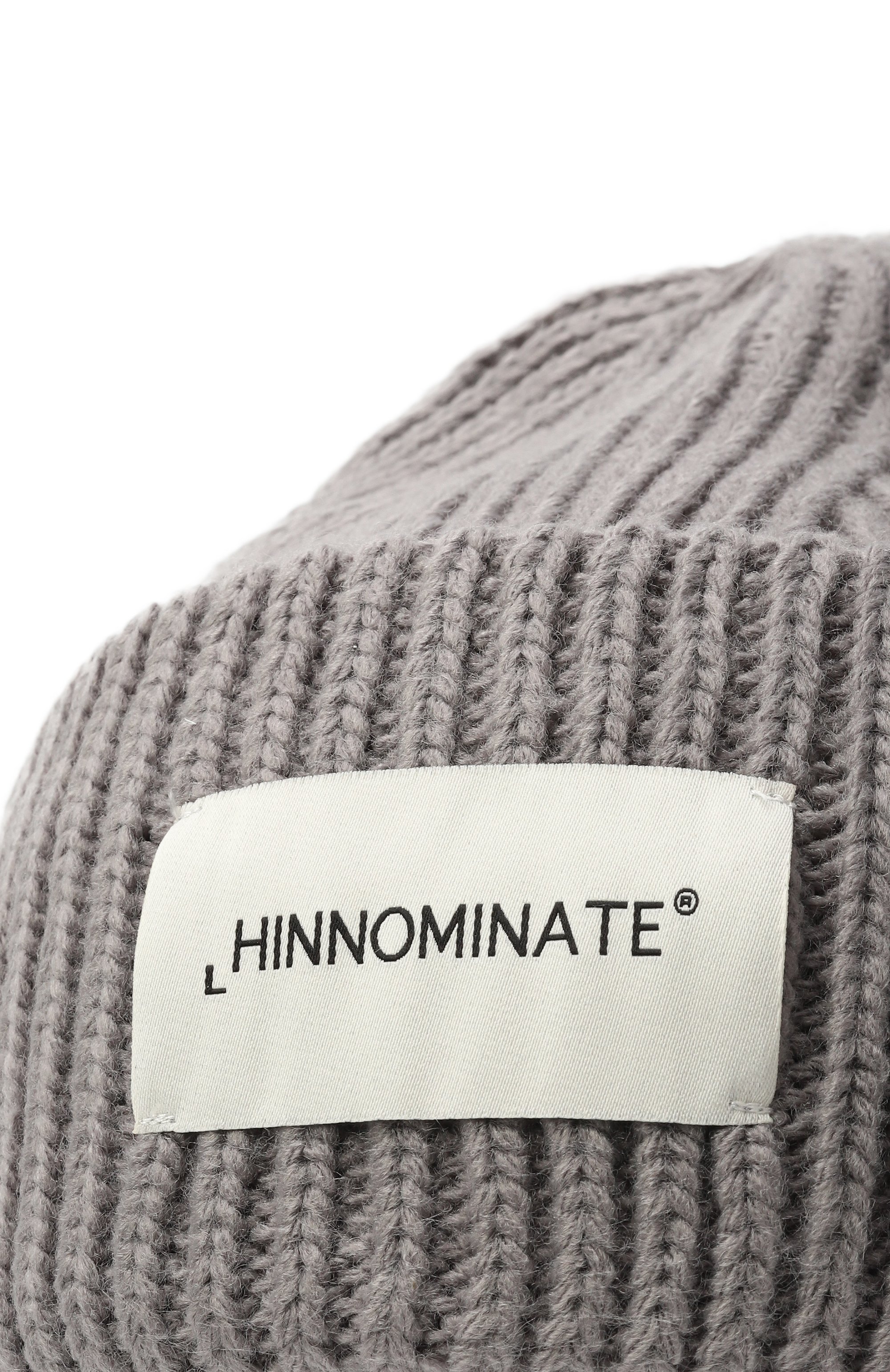 Шапка HINNOMINATE серого цвета по цене 9310 руб., арт. HMACW00130, фото 3 Шапка HINNOMINATE, арт. HMACW00130, фото 3