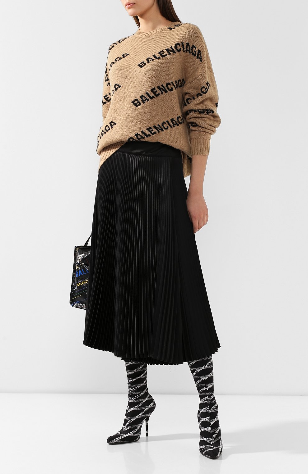 Шерстяной пуловер BALENCIAGA бежевого цвета по цене 133500 руб., арт. 581027/T1473, фото 2 Шерстяной пуловер BALENCIAGA, арт. 581027/T1473, фото 2