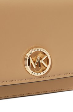 Женская сумка delancey medium  MICHAEL MICHAEL KORS бежевого цвета, арт. 30T4GD8S6L | Фото 3 (Драгоценные камни: Проставлено; Материал сплава: Проставлено; Размер: medium; Ремень/цепочка: На ремешке; Материал: Натуральная кожа)