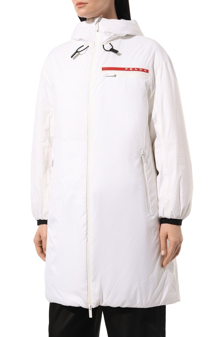 Женская куртка PRADA белого цвета, арт. 291855-1XYW-F027K-202 | Фото 3 (Рукава: Длинные; Длина (верхняя одежда): До колена; Материал внешний: Синтетический материал; Кросс-КТ: Ветровки, Куртка; Стили: Кэжуэл)