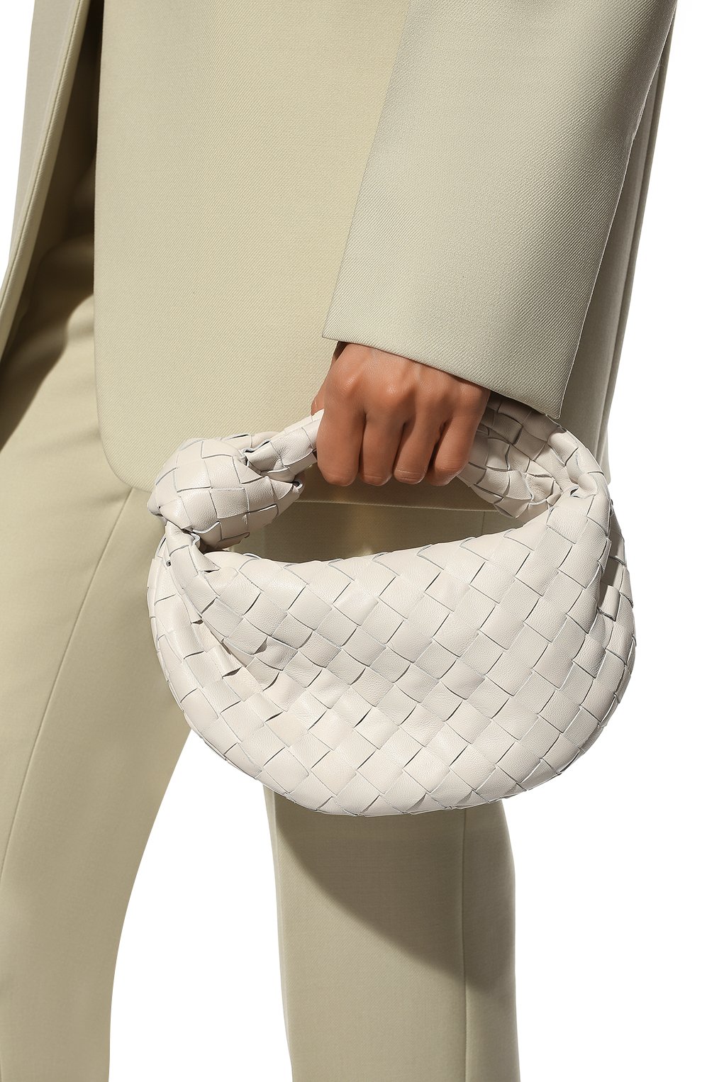 Сумка jodie mini BOTTEGA VENETA белого цвета по цене 363000 руб., арт. 651876/VCPP5, фото 3 Сумка jodie mini BOTTEGA VENETA, арт. 651876/VCPP5, фото 3