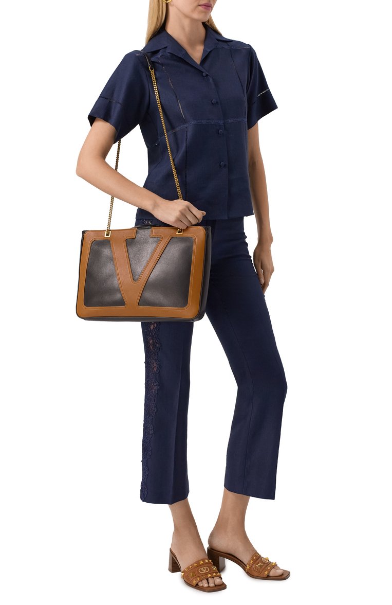 Женская сумка viva superstar medium VALENTINO черного цвета, арт. 6W2B0R13/PTJ | Фото 7 (Размер: medium; Автоматизация ТО: Проставлено; Материал: Натуральная кожа; Автоматизация состава: Проставлено; Ремень/цепочка: На ремешке)