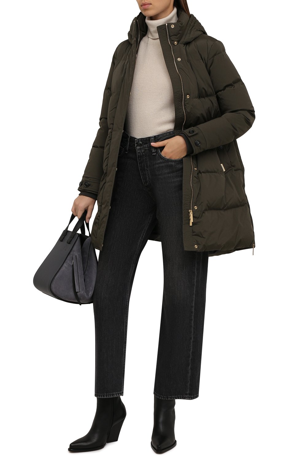 Пуховик WOOLRICH темно-зеленого цвета по цене 77150 руб., арт. CFWW0U0514FR/UT1148, фото 2 Пуховик WOOLRICH, арт. CFWW0U0514FR/UT1148, фото 2