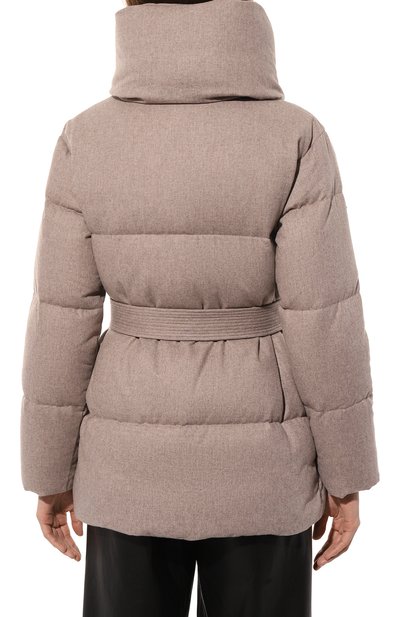 Пуховик HETREGO бежевого цвета по цене 96350 руб., арт. 8N740/R0SALIE, фото 4 Пуховик HETREGO, арт. 8N740/R0SALIE, фото 4