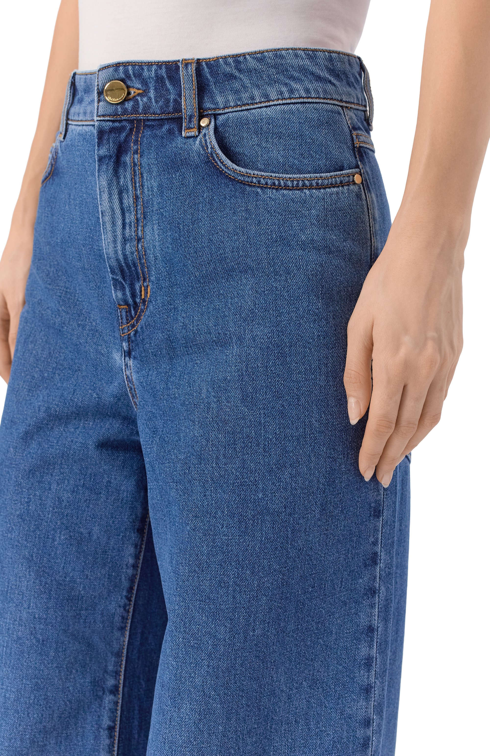 Джинсы MAX MARA STUDIO синего цвета по цене 28950 руб., арт. MSTSAR0NG, фото 5 Джинсы MAX MARA STUDIO, арт. MSTSAR0NG, фото 5
