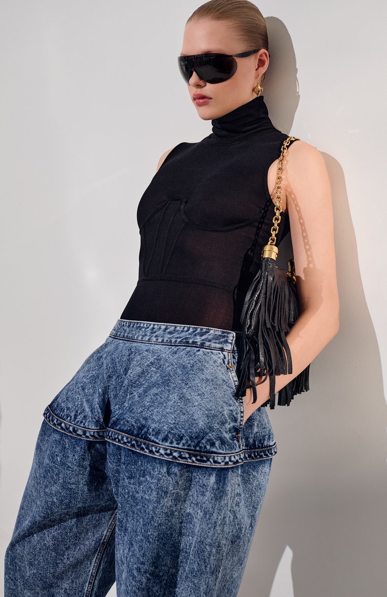 Женская сумка foulard CHLOÉ черного цвета, арт. CHC25SS447060 | Фото 8 (Мат�ериал: Натуральная кожа; Размер: medium; Автоматизация ТО: Проставлено; Автоматизация состава: Проставлено)