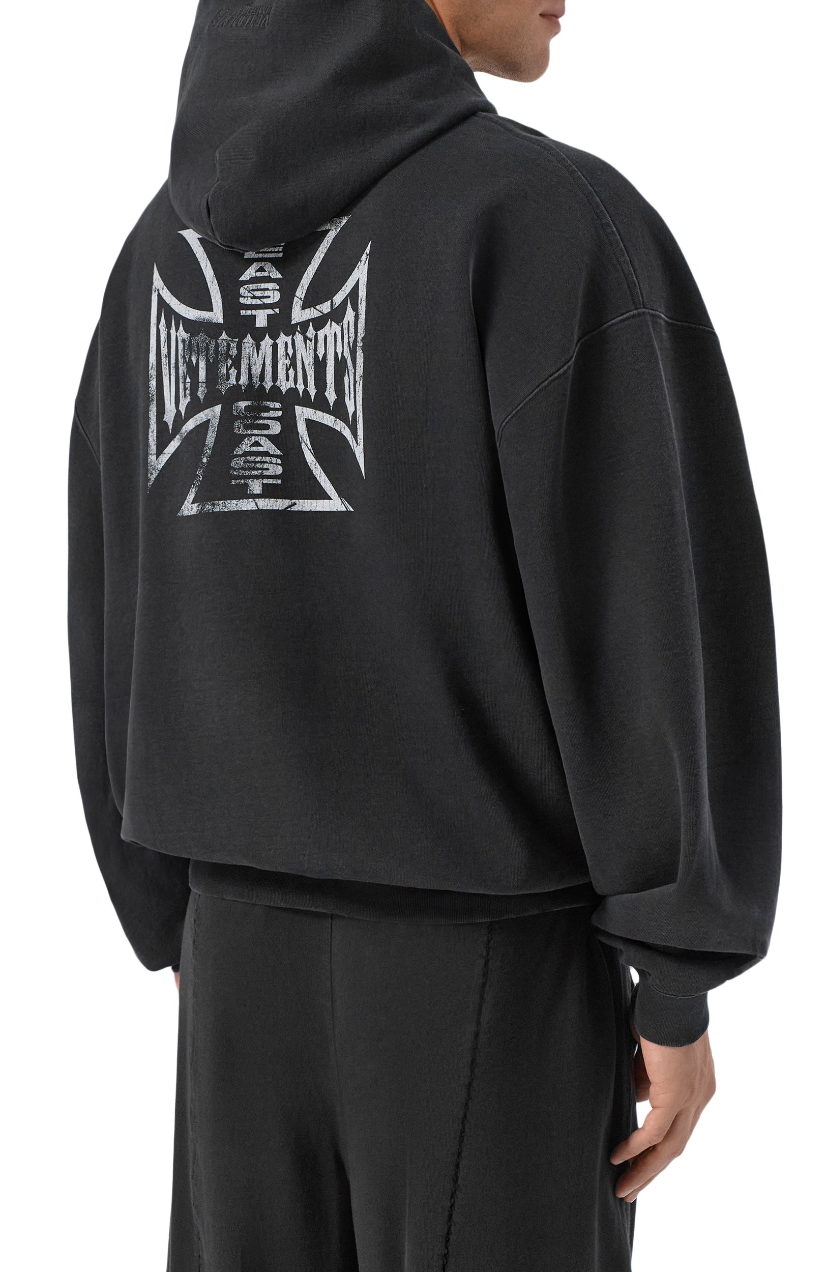 Хлопковое худи VETEMENTS черного цвета по цене 109500 руб., арт. MH27HD193B, фото 4 Хлопковое худи VETEMENTS, арт. MH27HD193B, фото 4