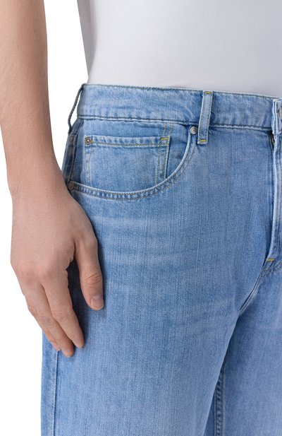 Джинсы straight 7 FOR ALL MANKIND голубого цвета по цене 31550 руб., арт. 7TE70U03-29Z, фото 5 Джинсы straight 7 FOR ALL MANKIND, арт. 7TE70U03-29Z, фото 5