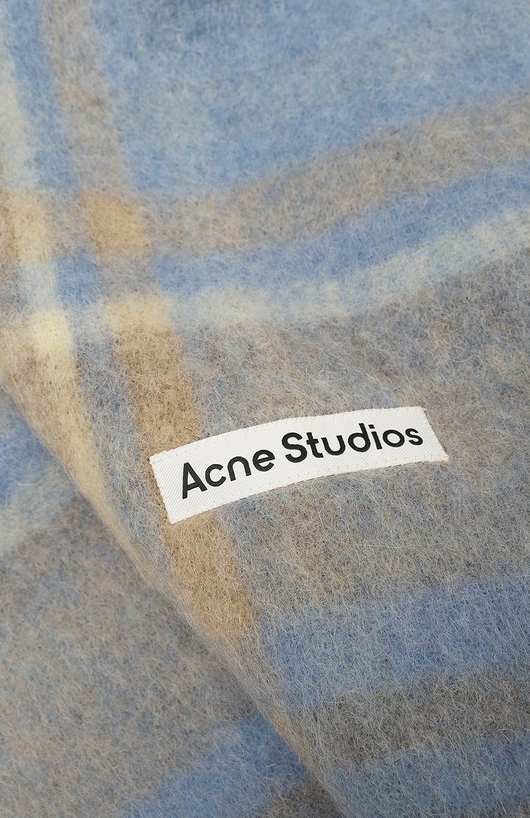 Женский шарф ACNE STUDIOS голубого цвета, арт. CA0146/W | Фото 3 (Материал: Текстиль, Шерсть; Материал сплава: Проставлено; Нос: Не проставлено)