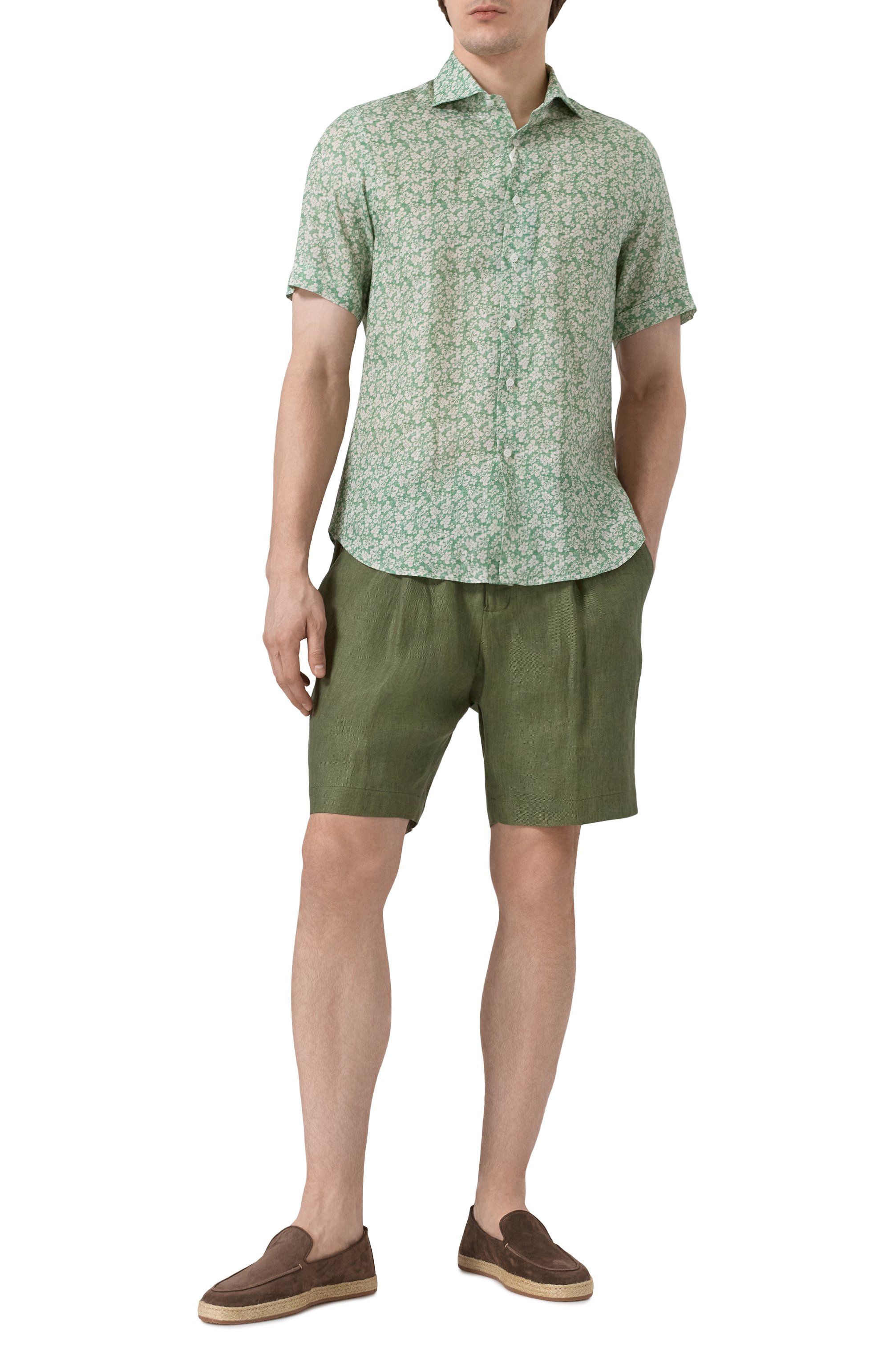 Льняные шорты FEFE` зеленого цвета по цене 27850 руб., арт. BERMUDA LINEN C0ULISSE/BERL502.61, фото 2 Льняные шорты FEFE`, арт. BERMUDA LINEN C0ULISSE/BERL502.61, фото 2