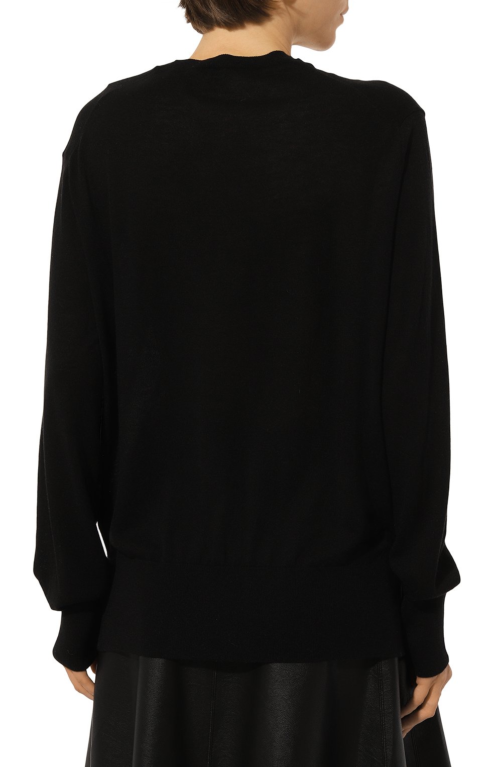 Пуловер из шелка и кашемира TOTEME черного цвета по цене 69100 руб., арт. 243-WRT0346-YA0084, фото 4 Пуловер из шелка и кашемира TOTEME, арт. 243-WRT0346-YA0084, фото 4