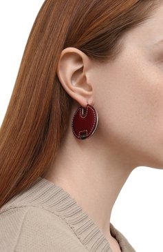 Женские серьги CHLOÉ бордового цвета, арт. CHC22SFE97LEA | Фото 2 (Материал: Металл, Натуральная кожа; Региональные ограничения белый список (Axapta Mercury): Не проставлено; Нос: Не проставлено)