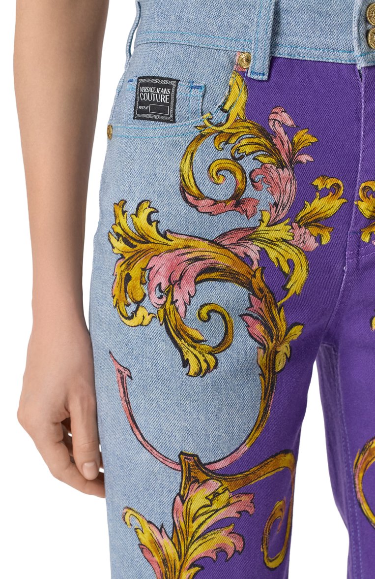 Женские джинсы VERSACE JEANS COUTURE разноцветного цвета, арт. 78HAB5P5/ES140L54 | Фото 5 (Длина (брюки, джинсы): Стандартные; Материал внешний: Хлопок, Деним; Автоматизация ТО: Проставлено; Автоматизация состава: Проставлено; Силуэт Ж (брюки и джинсы): Прямые; Детали: Принт; Стили: Гламурный; Кросс-КТ: Деним)