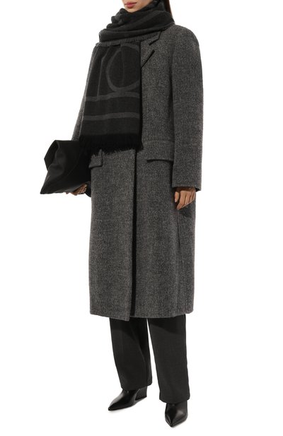 Шаль из шерсти и кашемира TOTEME темно-серого цвета по цене 47550 руб., арт. 213-894-808, фото 2 Шаль из шерсти и кашемира TOTEME, арт. 213-894-808, фото 2