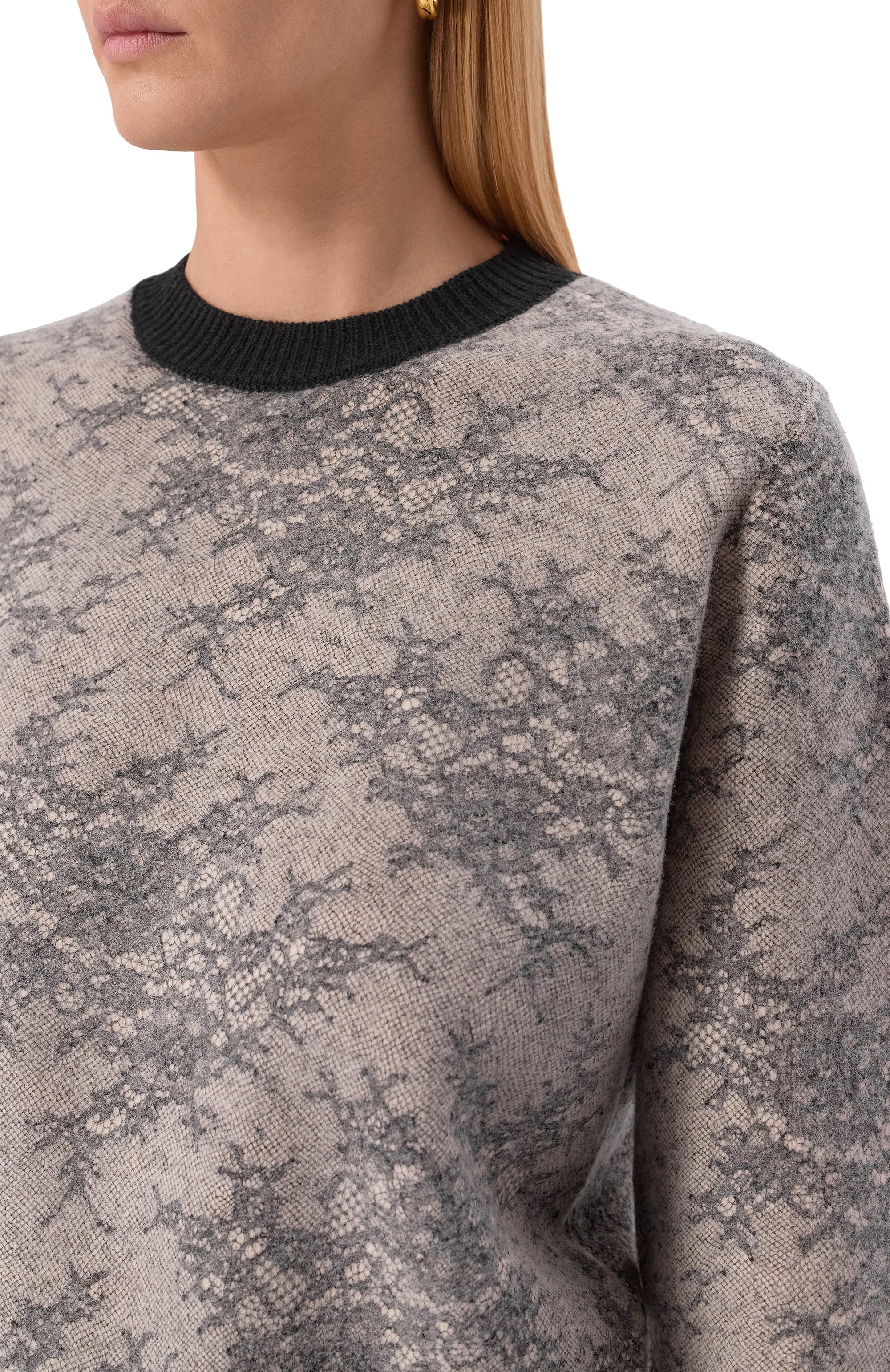 Шерстяной пуловер NINA RICCI серого цвета по цене 141500 руб., арт. 25AMPU009/ML0584, фото 5 Шерстяной пуловер NINA RICCI, арт. 25AMPU009/ML0584, фото 5