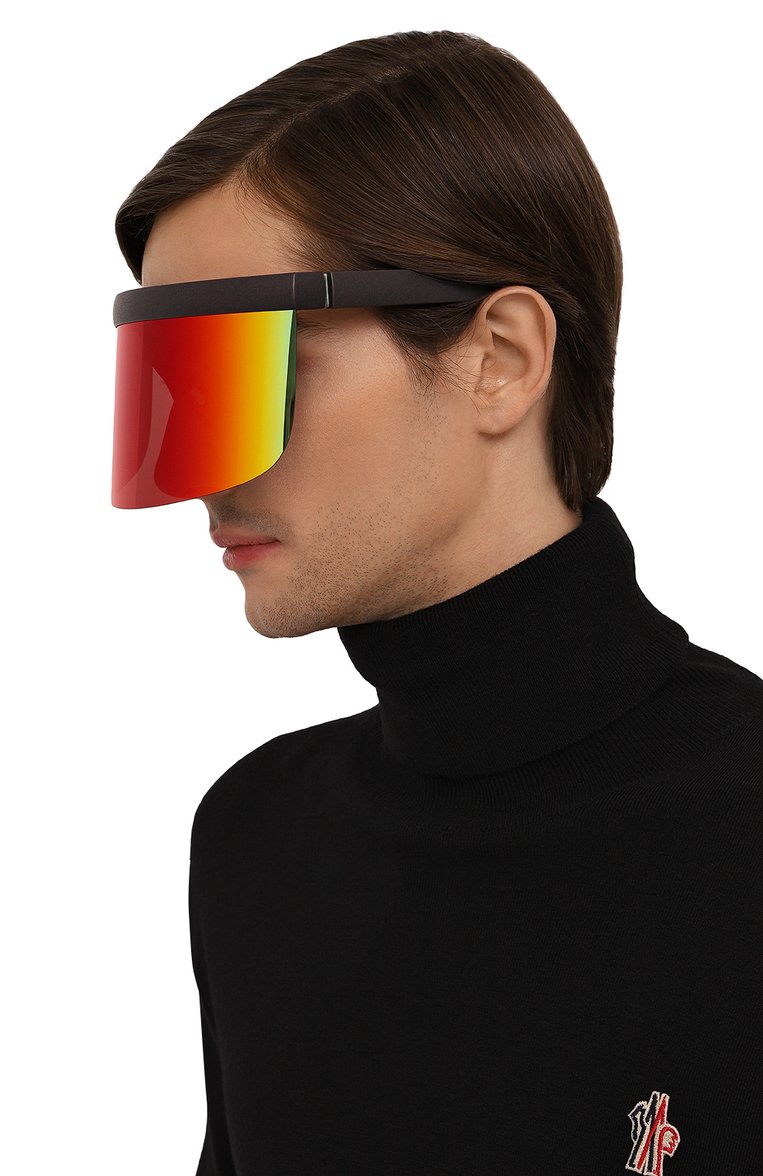 Женские солнцезащитные очки MYKITA красного цвета, арт. DAISUKE/347 | Фото 3 (Региональные ограничения белый список (Axapta Mercury): Не проставлено; Нос: Не проставлено; Кросс-КТ: С/з-унисекс; Материал: Пластик; Тип очков: С/з; Оптика Гендер: оптика-унисекс; Очки форма: Маска)