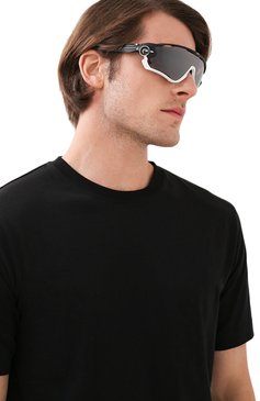 Женские солнцезащитные очки OAKLEY черно-белого цвета, арт. 9290-929050 | Фото 3 (Кросс-КТ: С/з-унисекс; Региональные ограничения белый список (Axapta Mercury): RU; Тип очков: С/з; Очки форма: Маска; Оптика Гендер: оптика-унисекс)