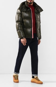 Мужская пуховик montbeliard MONCLER хаки цвета, арт. E2-091-41803-05-68950 | Фото 2 (Материал подклада: Синтетический материал; Мужское Кросс-КТ: Пуховик-верхняя одежда, Верхняя одежда, пуховик-короткий; Статус проверки: Проверено; Материал внешний: Синтетический материал; Рукава: Длинные; Длина (верхняя одежда): Короткие; Материал утеплителя: Пух и перо; Драгоценные камни: Проставлено; Материал сплава: Проставлено, Проверено; Стили: Милитари; Кросс-КТ: Куртка)