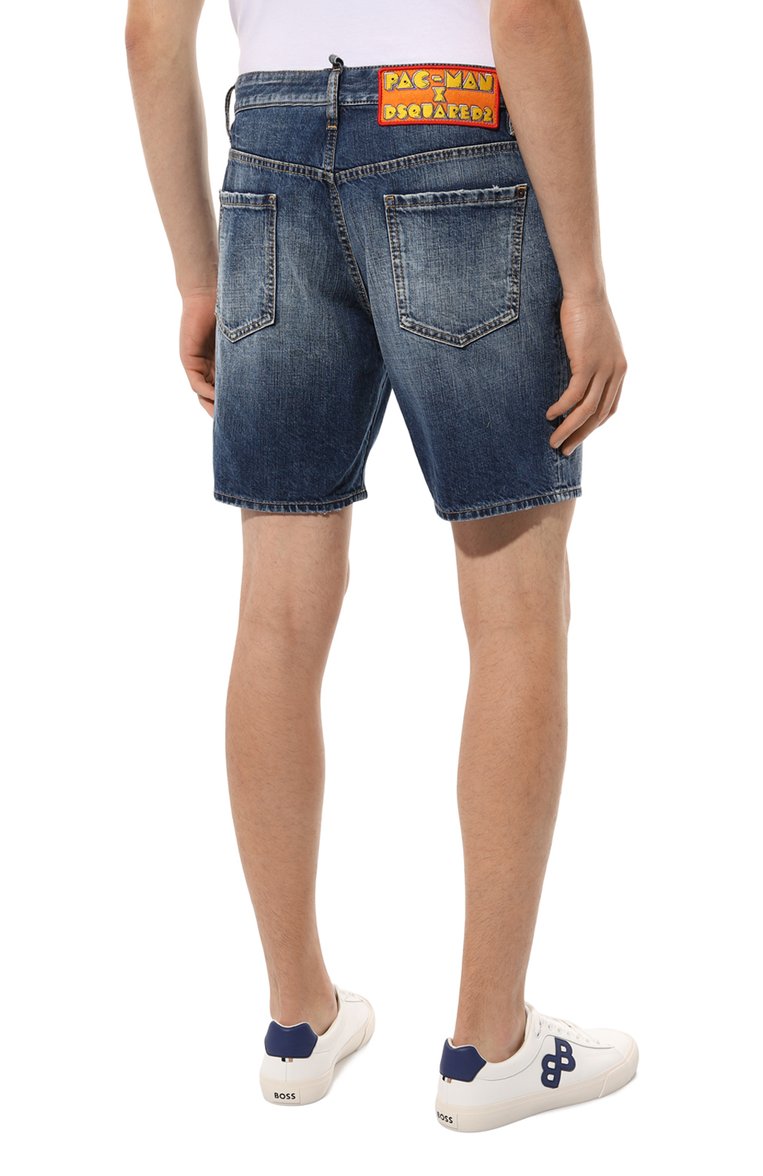 Мужские джинсовые шорты DSQUARED2 синего цвета, арт. S71MU0769/S30309 | Фото 4 (Длина Шорты М: Ниже колена; Материал внешний: Хлопок, Деним; Принт: С принтом; Случай: Повседневный; Кросс-КТ: Деним; Стили: Гранж; Автоматизация состава: Проставлено; Автоматизация ТО: Проставлено; Детали: Декор)