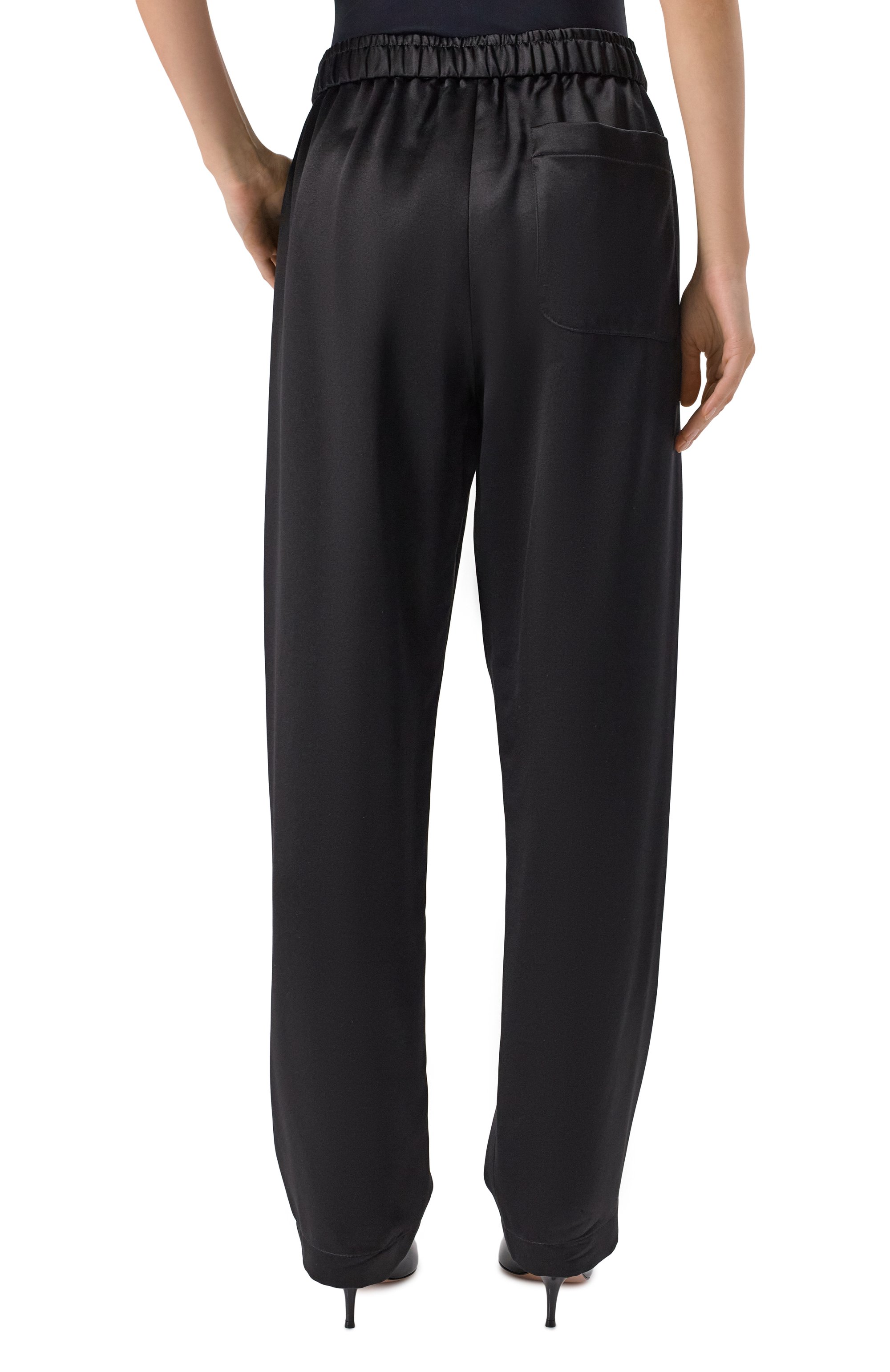 Шелковые брюки GIORGIO ARMANI черного цвета по цене 272500 руб., арт. GW001876/TE15808, фото 4 Шелковые брюки GIORGIO ARMANI, арт. GW001876/TE15808, фото 4