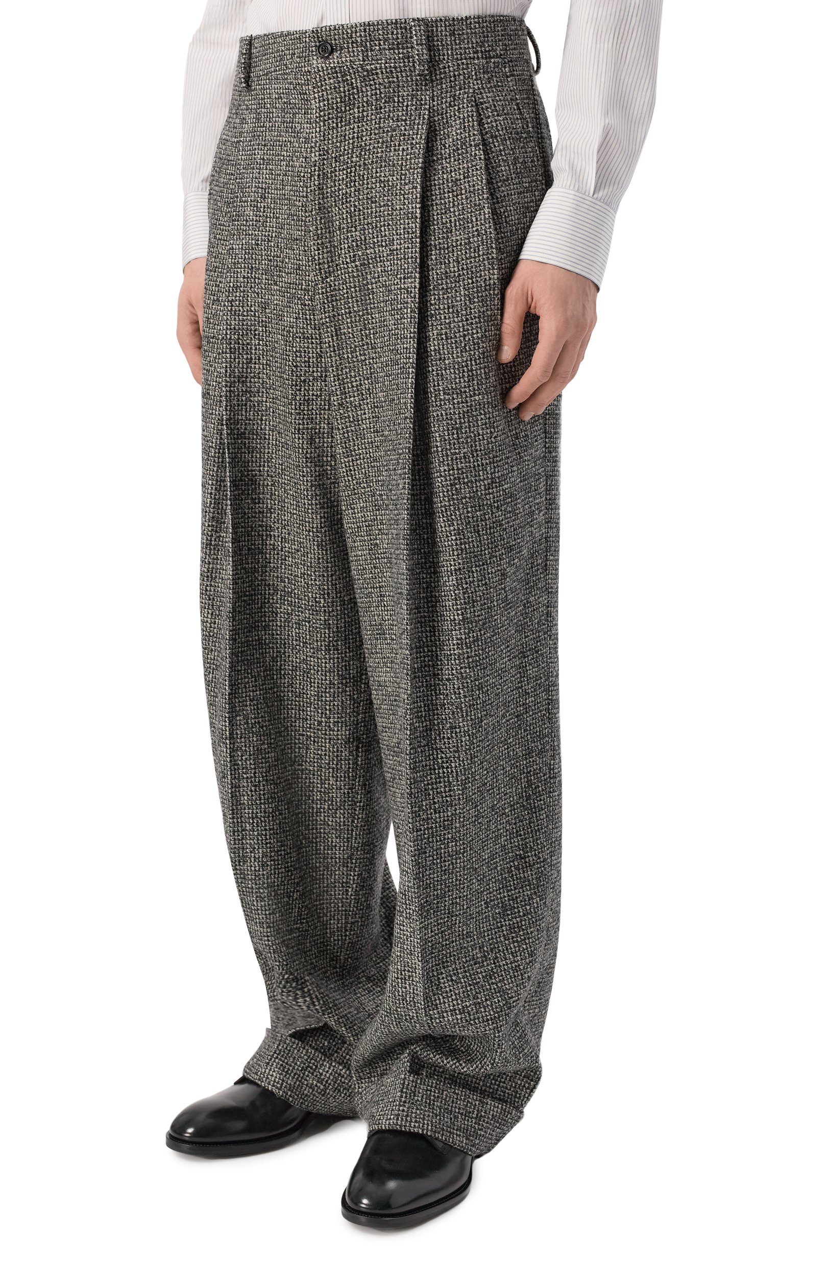 Шерстяные брюки DOLCE & GABBANA темно-серого цвета по цене 175500 руб., арт. GP168T/FMZAT, фото 3 Шерстяные брюки DOLCE & GABBANA, арт. GP168T/FMZAT, фото 3
