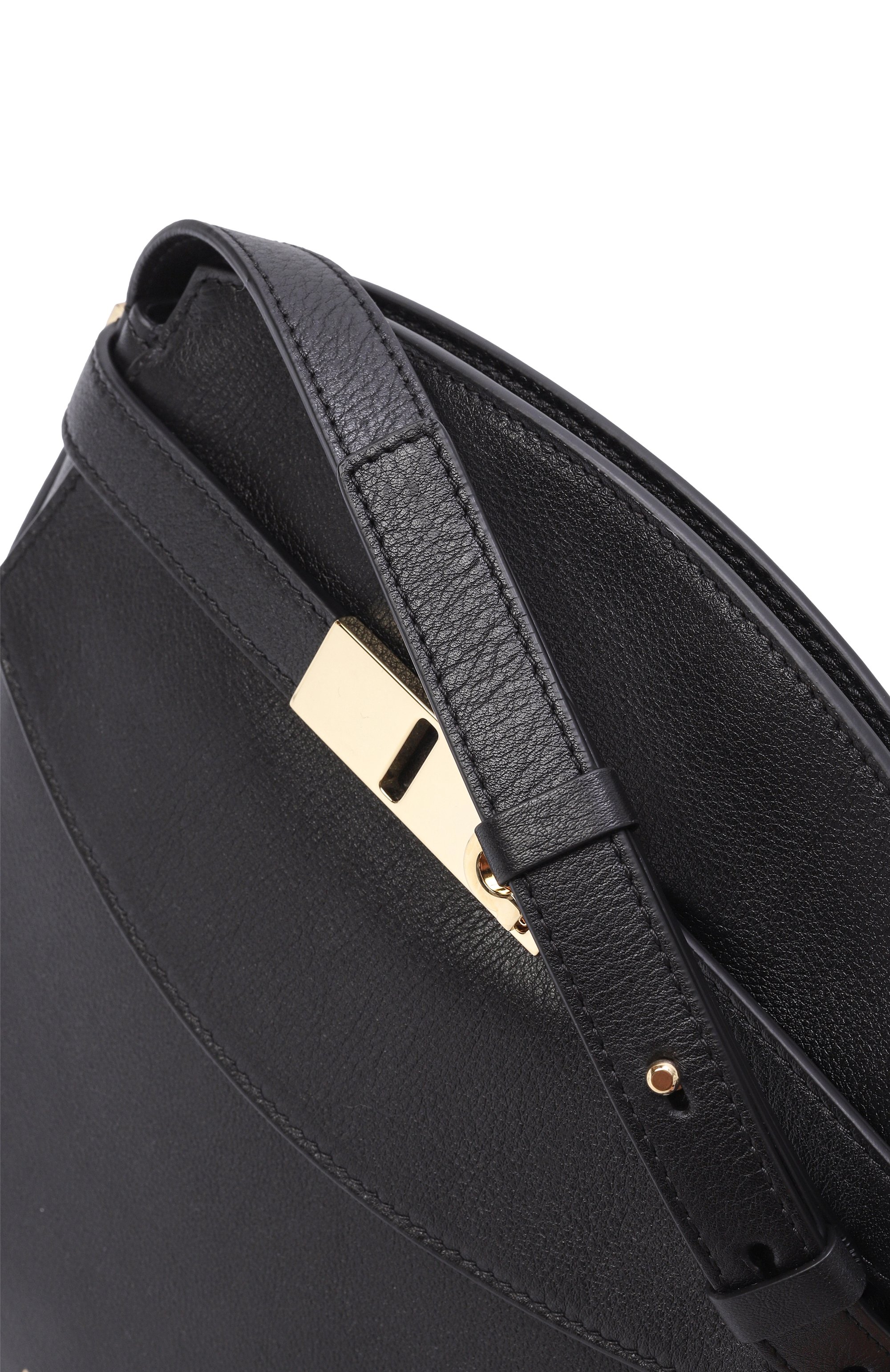 Сумка hug messenger FERRAGAMO черного цвета по цене 232000 руб., арт. 219912/780663, фото 3 Сумка hug messenger FERRAGAMO, арт. 219912/780663, фото 3