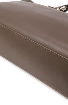 Женская сумка-тоут furla duetto large FURLA хаки цвета, арт. WB01453/BX3169 | Фото 3 (Материал сплава: Проставлено; Размер: large; Драгоценные камни: Проставлено; Материал: Натуральная кожа)