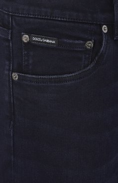 Мужские джинсы slim DOLCE & GABBANA темно-синего цвета, арт. GY07CD/G8MF2 | Фото 6 (Длина (брюки, джинсы): Стандартные; Материал внешний: Хлопок, Деним; Силуэт М (брюки): Прямые; Кросс-КТ: Д�еним; Детали: Делаве; Стили: Кэжуэл, Классический; Автоматизация ТО: Проставлено; Автоматизация состава: Проставлено)