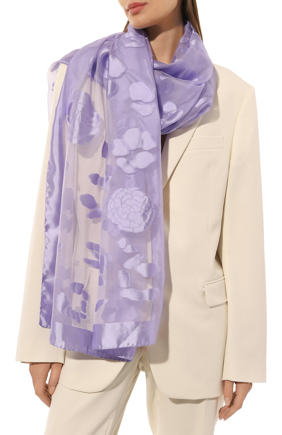 Шелковый шарф GIORGIO ARMANI сиреневого цвета по цене 67250 руб., арт. 795208/3R116, фото 2 Шелковый шарф GIORGIO ARMANI, арт. 795208/3R116, фото 2