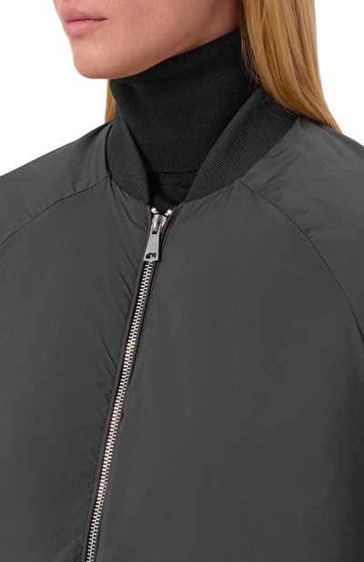 Утепленный бомбер ERIKA CAVALLINI черного цвета по цене 74750 руб., арт. P5WW12, фото 5 Утепленный бомбер ERIKA CAVALLINI, арт. P5WW12, фото 5