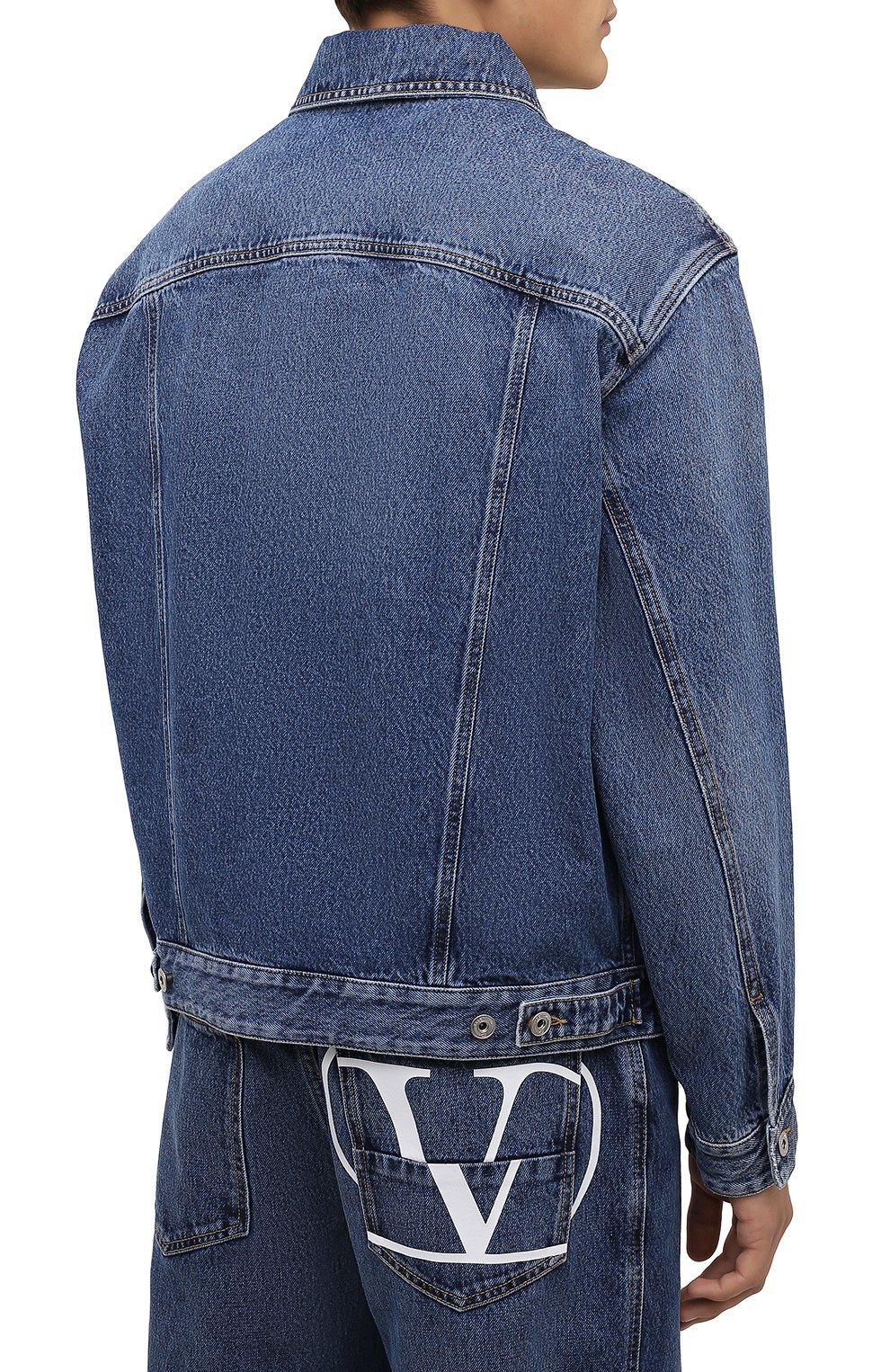 Джинсовая куртка VALENTINO синего цвета по цене 147000 руб., арт. WV3DC01J7L0, фото 4 Джинсовая куртка VALENTINO, арт. WV3DC01J7L0, фото 4