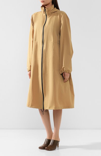 Плащ с капюшоном BOTTEGA VENETA бежевого цвета по цене 299500 руб., арт. 573034/VF4K0, фото 3 Плащ с капюшоном BOTTEGA VENETA, арт. 573034/VF4K0, фото 3