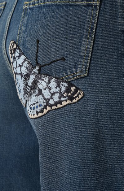 Укороченные расклешенные джинсы с потертостями GUCCI, арт. 478028/XR675, фото 5