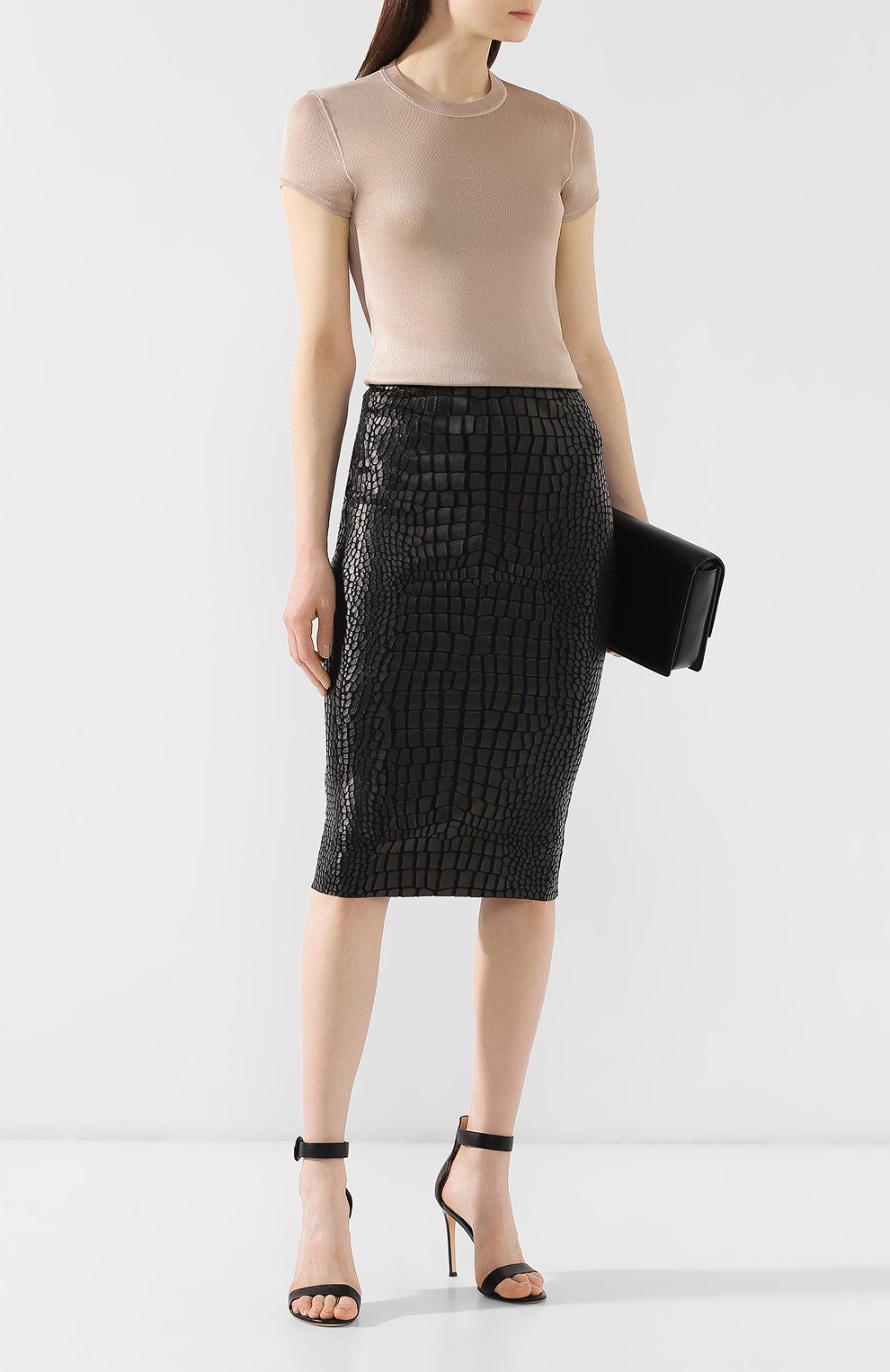 Футболка из вискозы TOM FORD бежевого цвета по цене 109500 руб., арт. MAK854-YAX207, фото 2 Футболка из вискозы TOM FORD, арт. MAK854-YAX207, фото 2